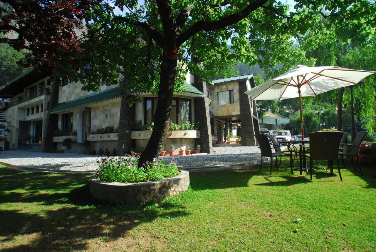 Shervani Hilltop Resort Nainital Buitenkant foto