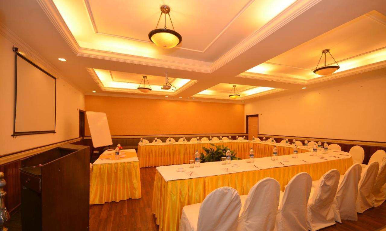 Shervani Hilltop Resort Nainital Buitenkant foto