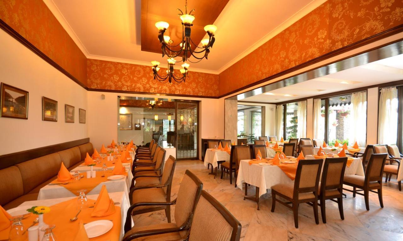 Shervani Hilltop Resort Nainital Buitenkant foto