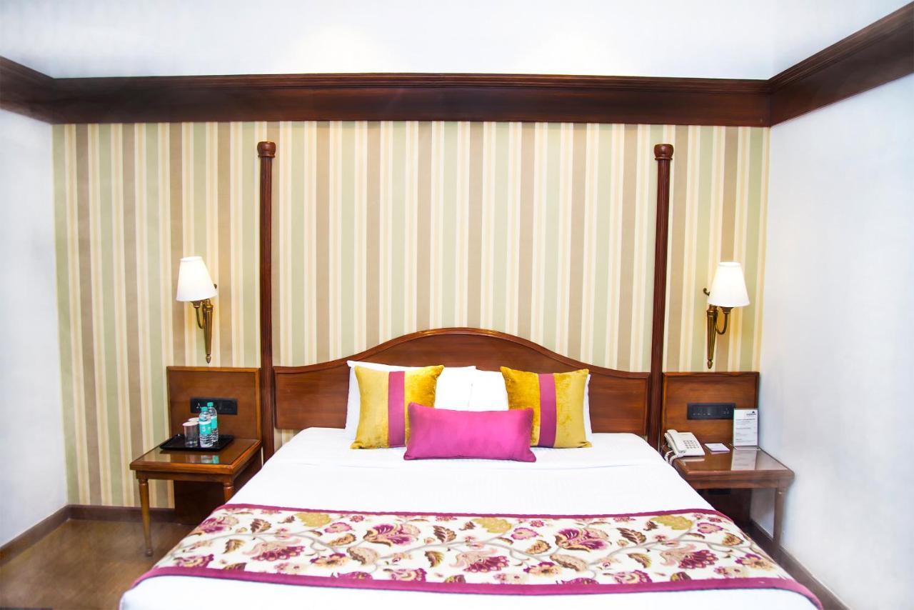 Shervani Hilltop Resort Nainital Buitenkant foto