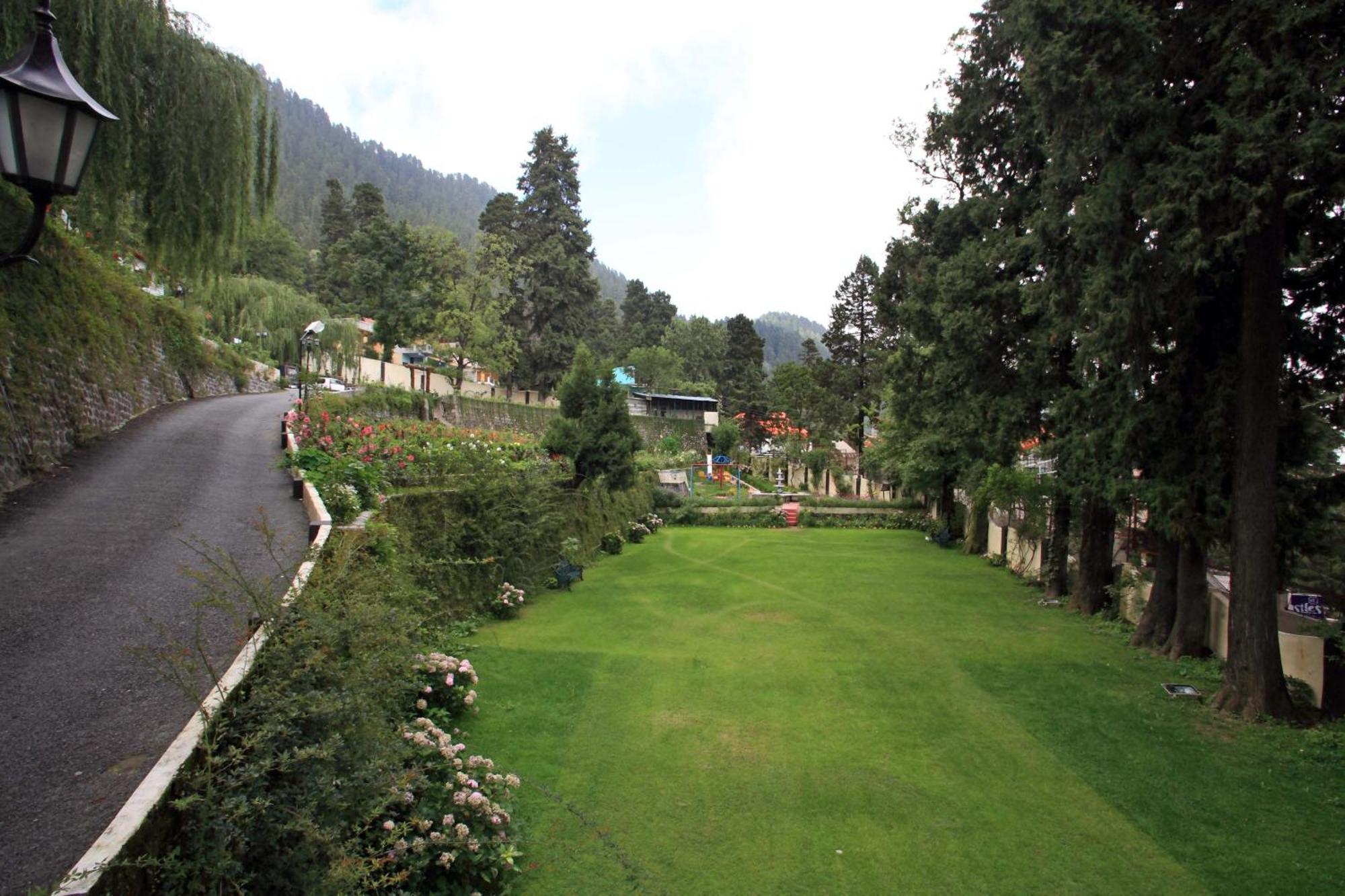 Shervani Hilltop Resort Nainital Buitenkant foto