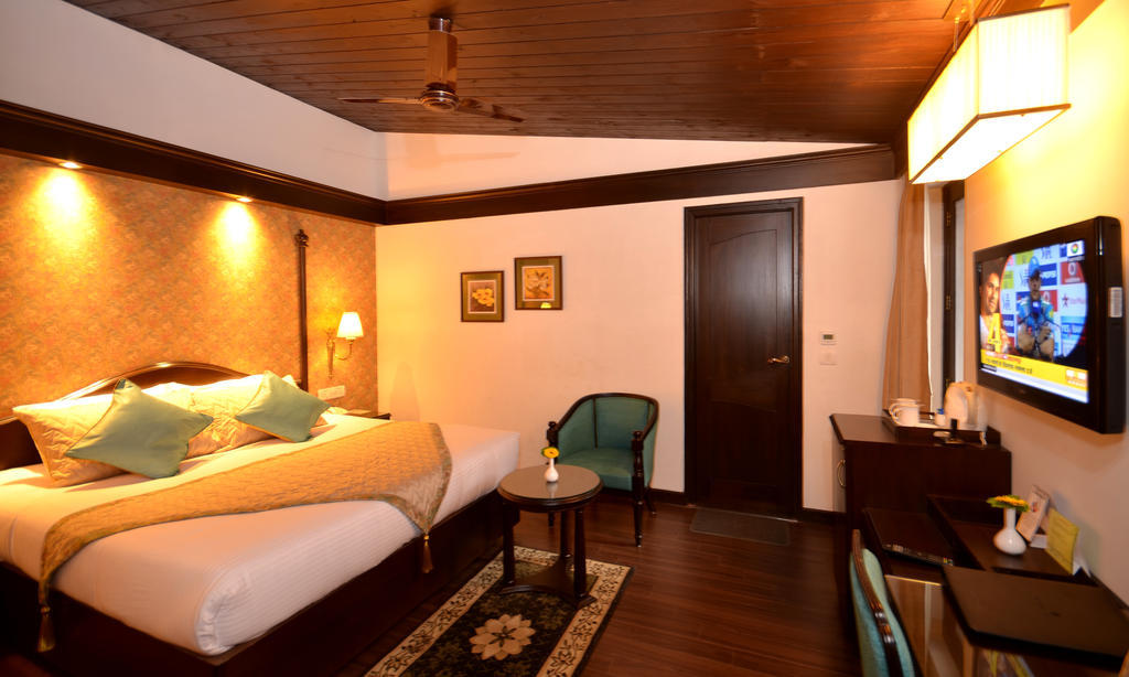 Shervani Hilltop Resort Nainital Buitenkant foto